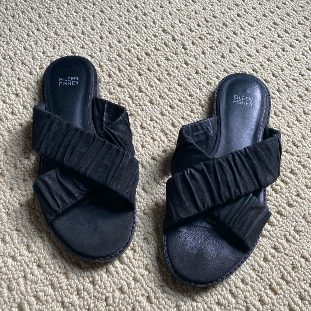 Eileen Fisher Women's Ruched Cross Over Sandals Flats Size 9 Black